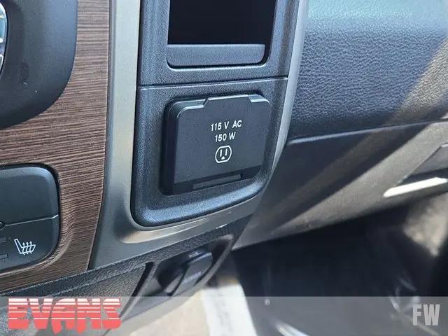 2017 Ram 1500 Laramie Crew Cab 4x4 5'7" Box