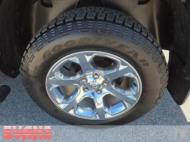 2017 Ram 1500 Laramie Crew Cab 4x4 5'7" Box