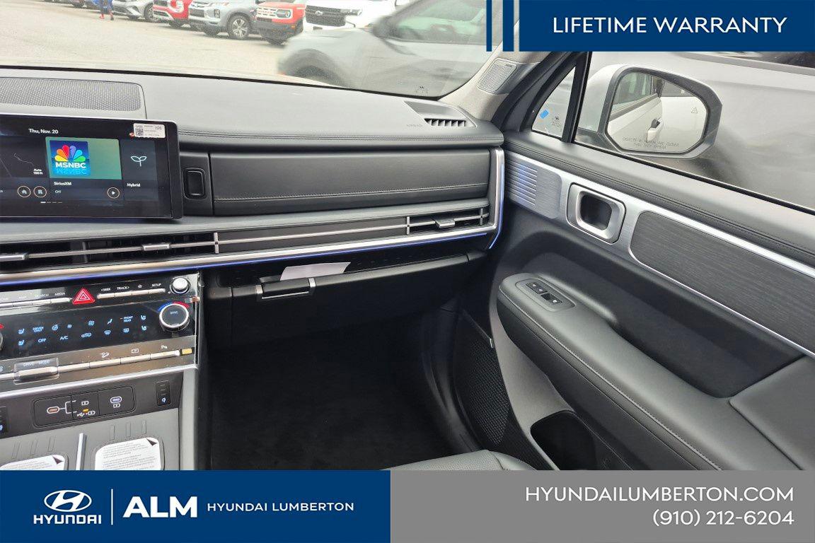 New 2026 White Hyundai Limited FWD image 21