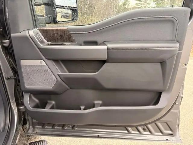 2025 Ford F-350 LARIAT