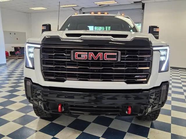 2024 GMC Sierra 2500HD 4WD Crew Cab Standard Bed AT4X