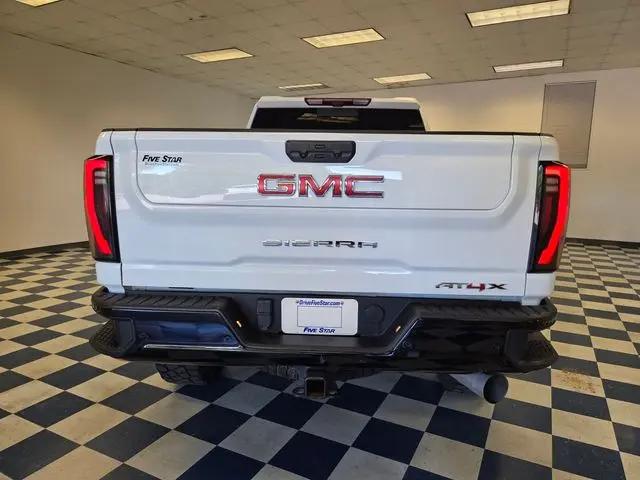 2024 GMC Sierra 2500HD 4WD Crew Cab Standard Bed AT4X