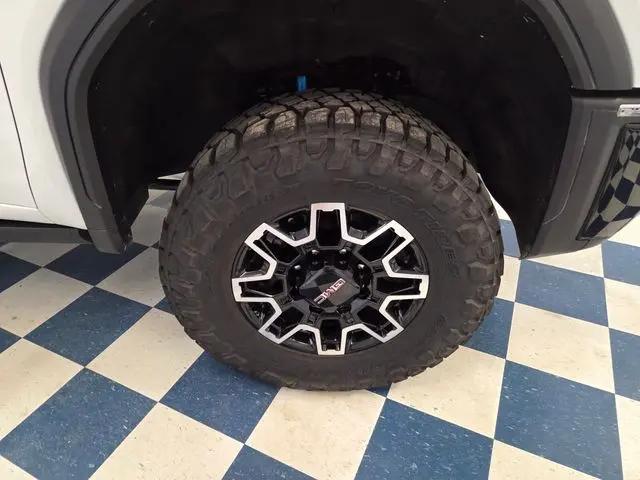 2024 GMC Sierra 2500HD 4WD Crew Cab Standard Bed AT4X