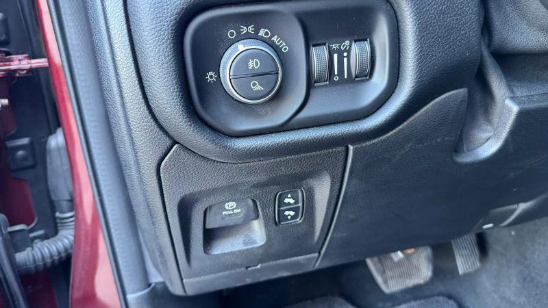 2019 Ram 1500 Laramie Crew Cab 4x2 5'7" Box