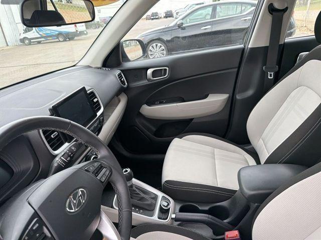 2025 Hyundai Venue SEL