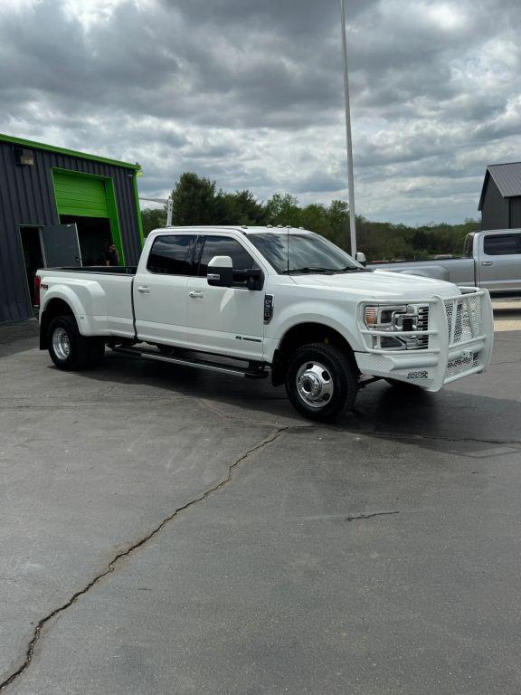2022 Ford F-350 LARIAT