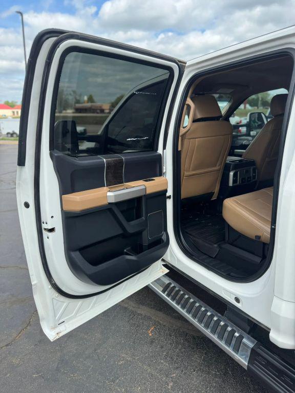 2022 Ford F-350 LARIAT