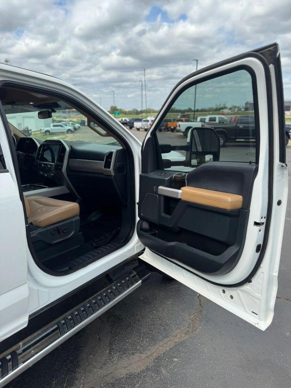 2022 Ford F-350 LARIAT