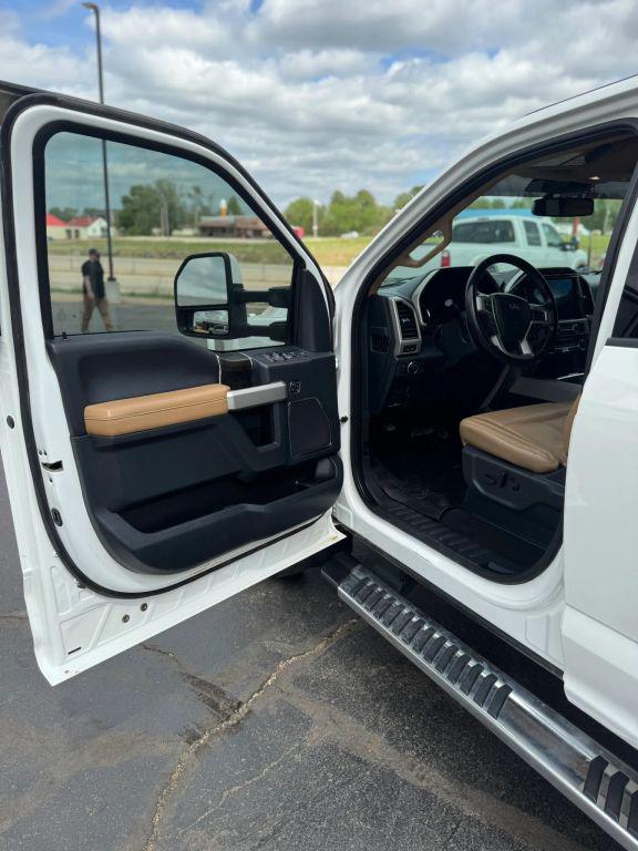 2022 Ford F-350 LARIAT