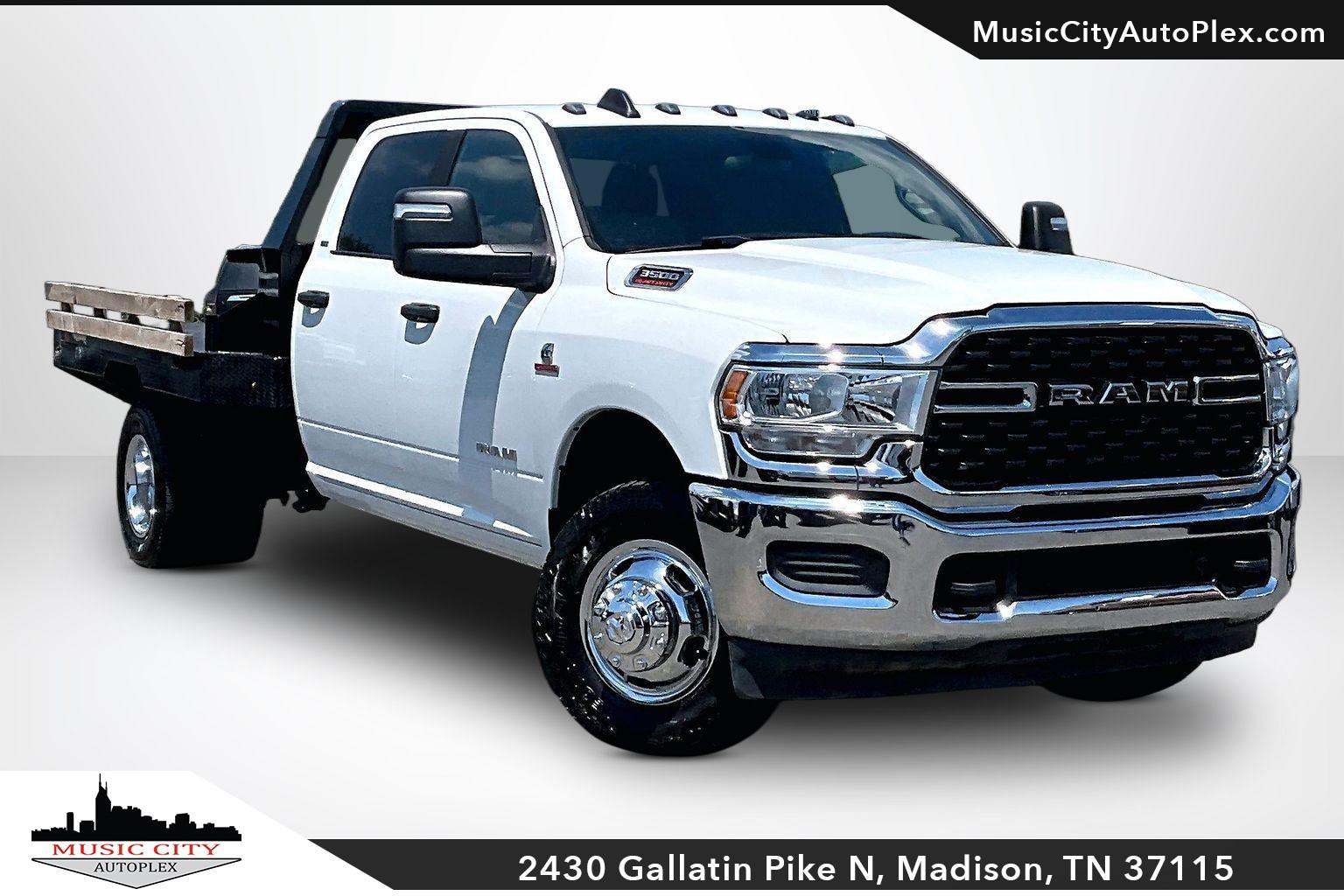 Bright White Clearcoat 2024 RAM 3500 Chassis Tradesman Crew Cab LB DRW 4WD Pickup Truck Four-Wheel Drive Automatic