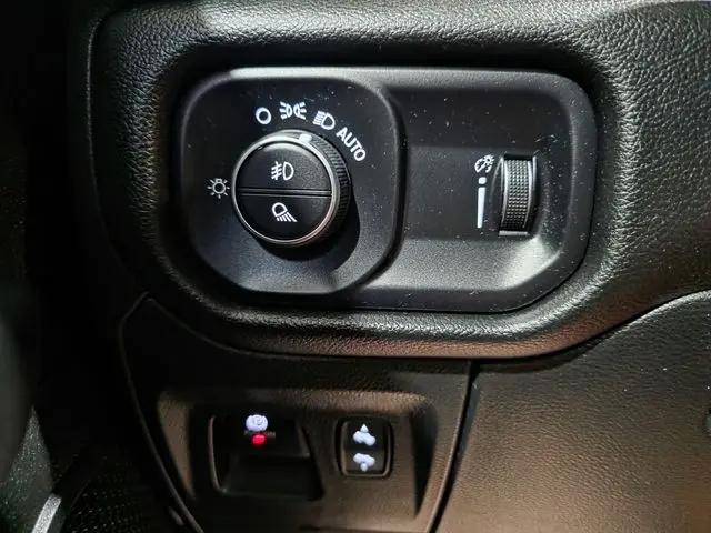 2023 Ram 1500 Big Horn Crew Cab 4x4 5'7" Box
