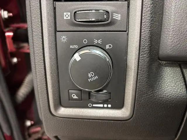 2019 Ram 1500 Classic Tradesman Crew Cab 4x4 5'7" Box