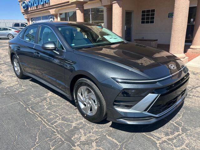2026 Hyundai Sonata SE's photo
