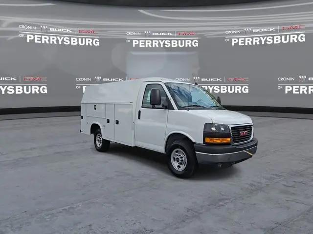 2025 GMC Savana Cutaway Work Van