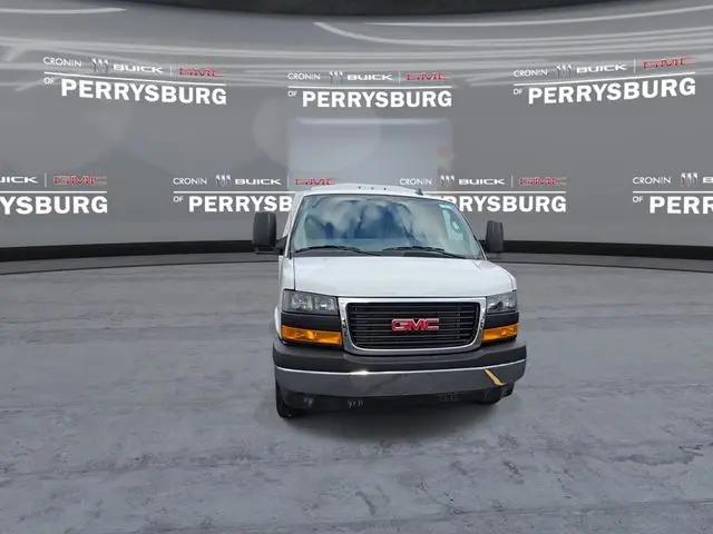 2025 GMC Savana Cutaway Work Van