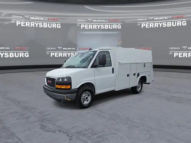 2025 GMC Savana Cutaway Work Van