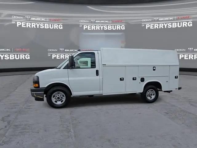 2025 GMC Savana Cutaway Work Van