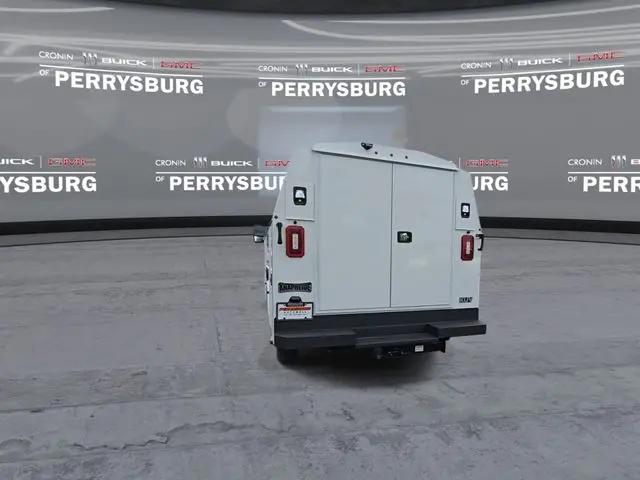 2025 GMC Savana Cutaway Work Van