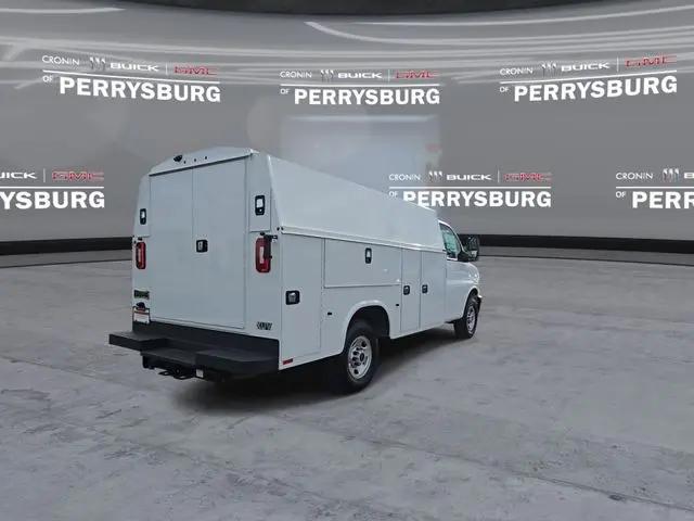 2025 GMC Savana Cutaway Work Van