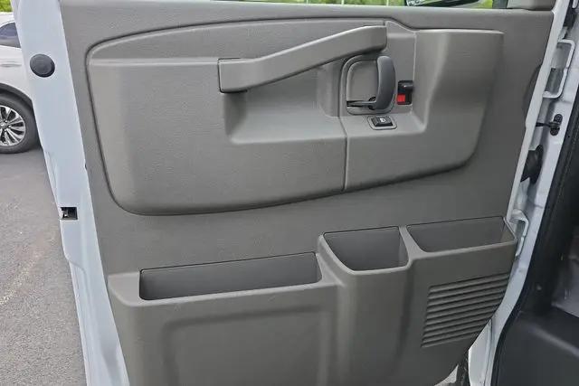 2025 GMC Savana Cutaway Work Van