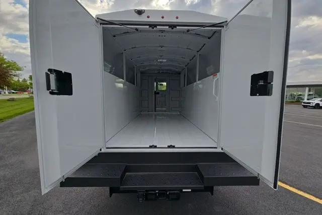 2025 GMC Savana Cutaway Work Van