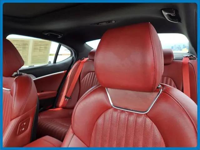 2023 Genesis G70 3.3T RWD