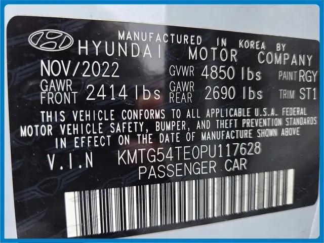 2023 Genesis G70 3.3T RWD
