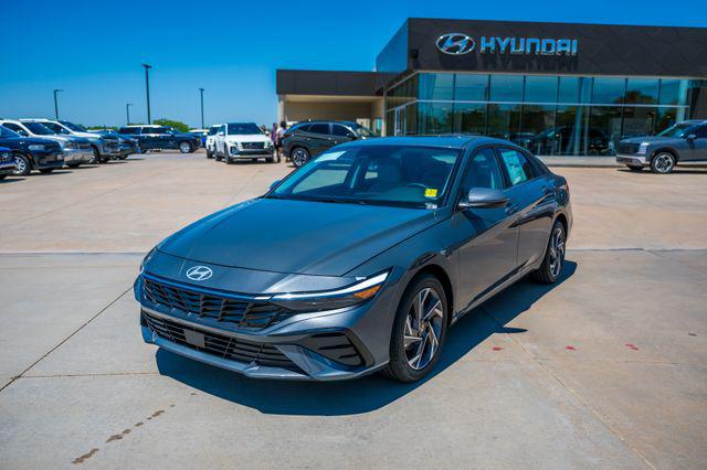 2026 Hyundai Elantra 2.0 Limited IVT's photo