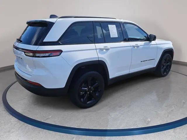 2023 Jeep Grand Cherokee Altitude 4x2