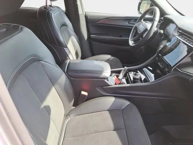 2023 Jeep Grand Cherokee Altitude 4x2