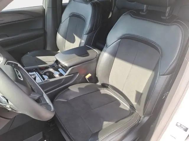 2023 Jeep Grand Cherokee Altitude 4x2