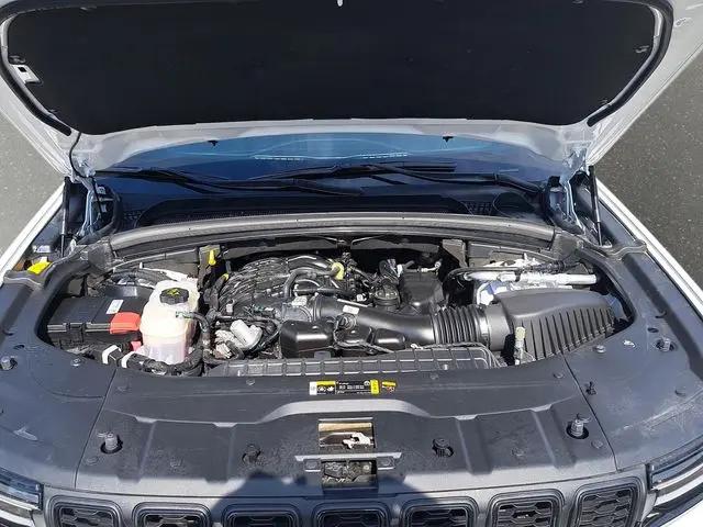2023 Jeep Grand Cherokee Altitude 4x2
