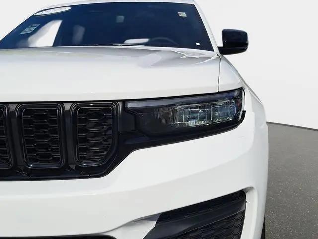 2023 Jeep Grand Cherokee Altitude 4x2