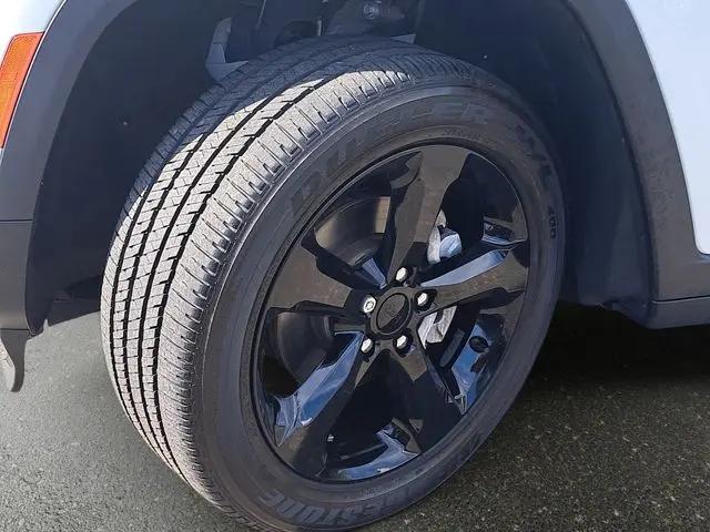 2023 Jeep Grand Cherokee Altitude 4x2