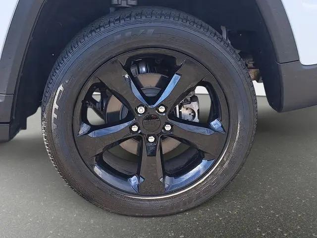 2023 Jeep Grand Cherokee Altitude 4x2