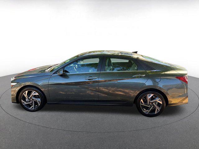 2025 Hyundai Elantra Hybrid Limited