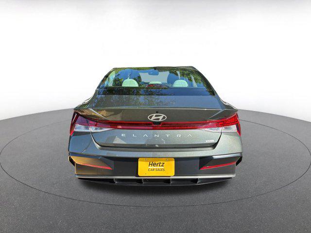 2025 Hyundai Elantra Hybrid Limited