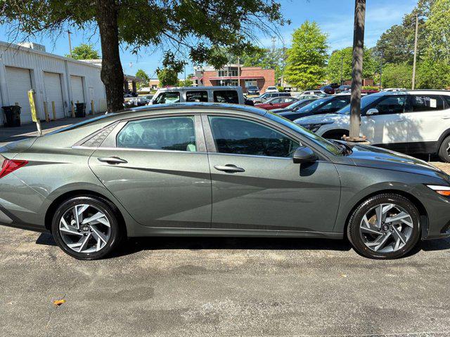 2025 Hyundai Elantra Hybrid Limited