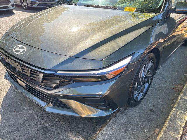 2025 Hyundai Elantra Hybrid Limited
