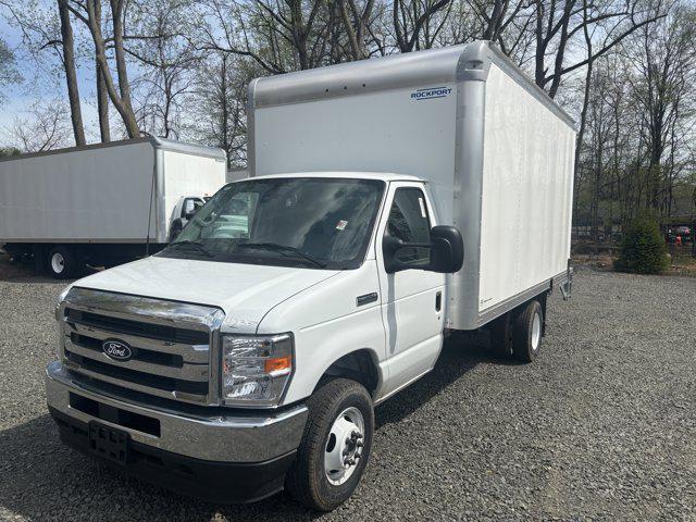 2026 Ford E-350 Cutaway E-350 DRW 158" WB