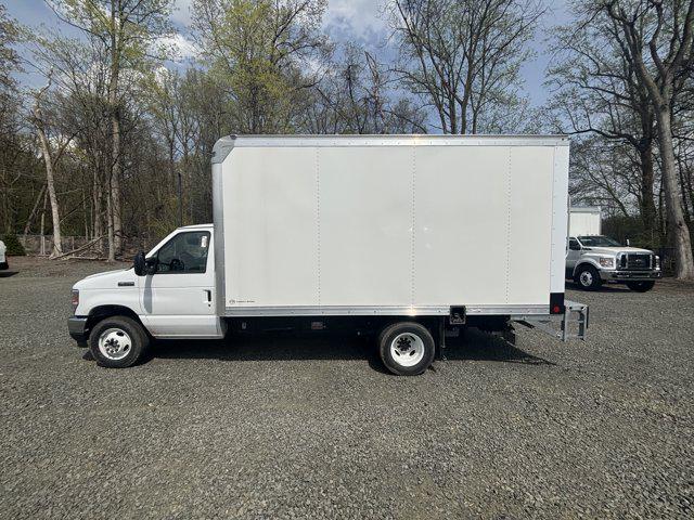 2026 Ford E-350 Cutaway E-350 DRW 158" WB