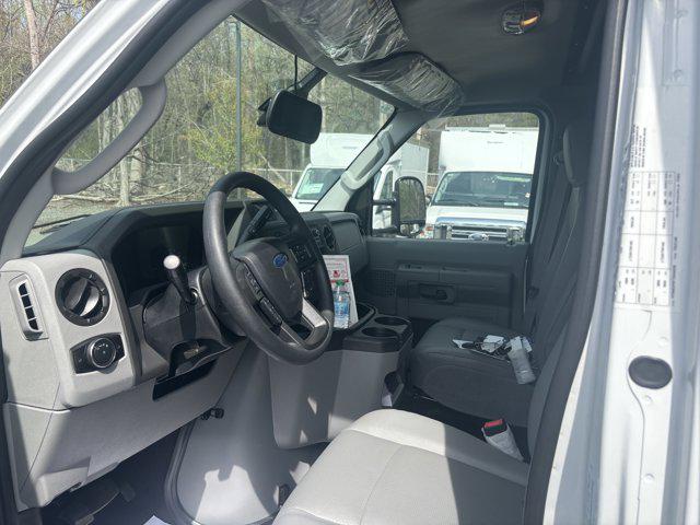2026 Ford E-350 Cutaway E-350 DRW 158" WB
