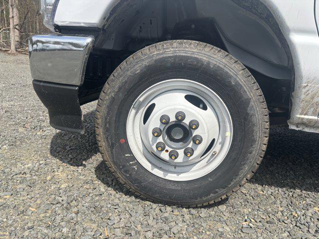 2026 Ford E-350 Cutaway E-350 DRW 158" WB