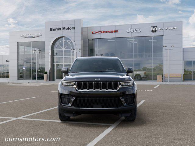 2026 Jeep Grand Cherokee Laredo 4x2