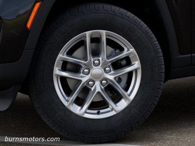 2026 Jeep Grand Cherokee Laredo 4x2