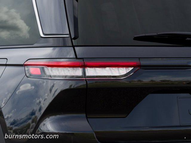 2026 Jeep Grand Cherokee Laredo 4x2