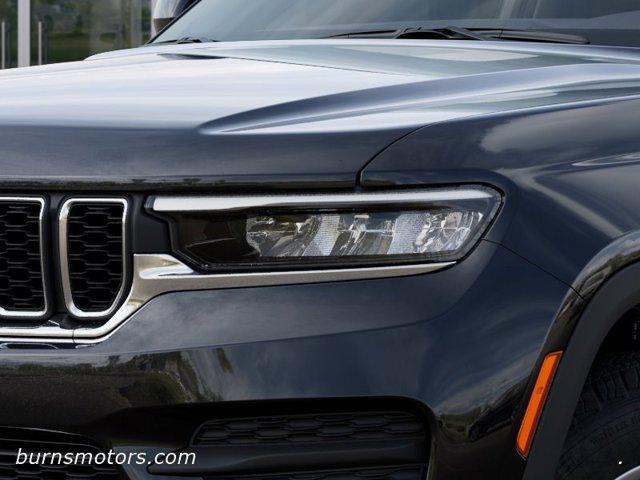 2026 Jeep Grand Cherokee Laredo 4x2