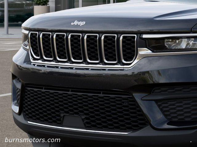 2026 Jeep Grand Cherokee Laredo 4x2