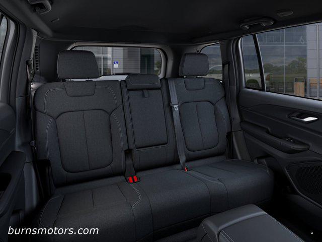 2026 Jeep Grand Cherokee Laredo 4x2