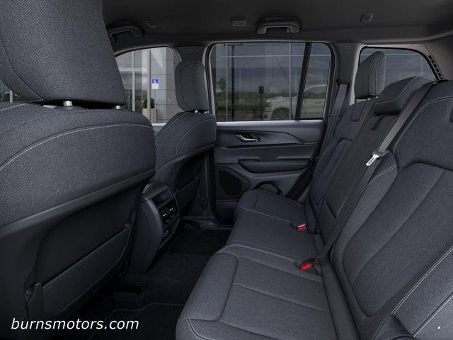 2026 Jeep Grand Cherokee Laredo 4x2